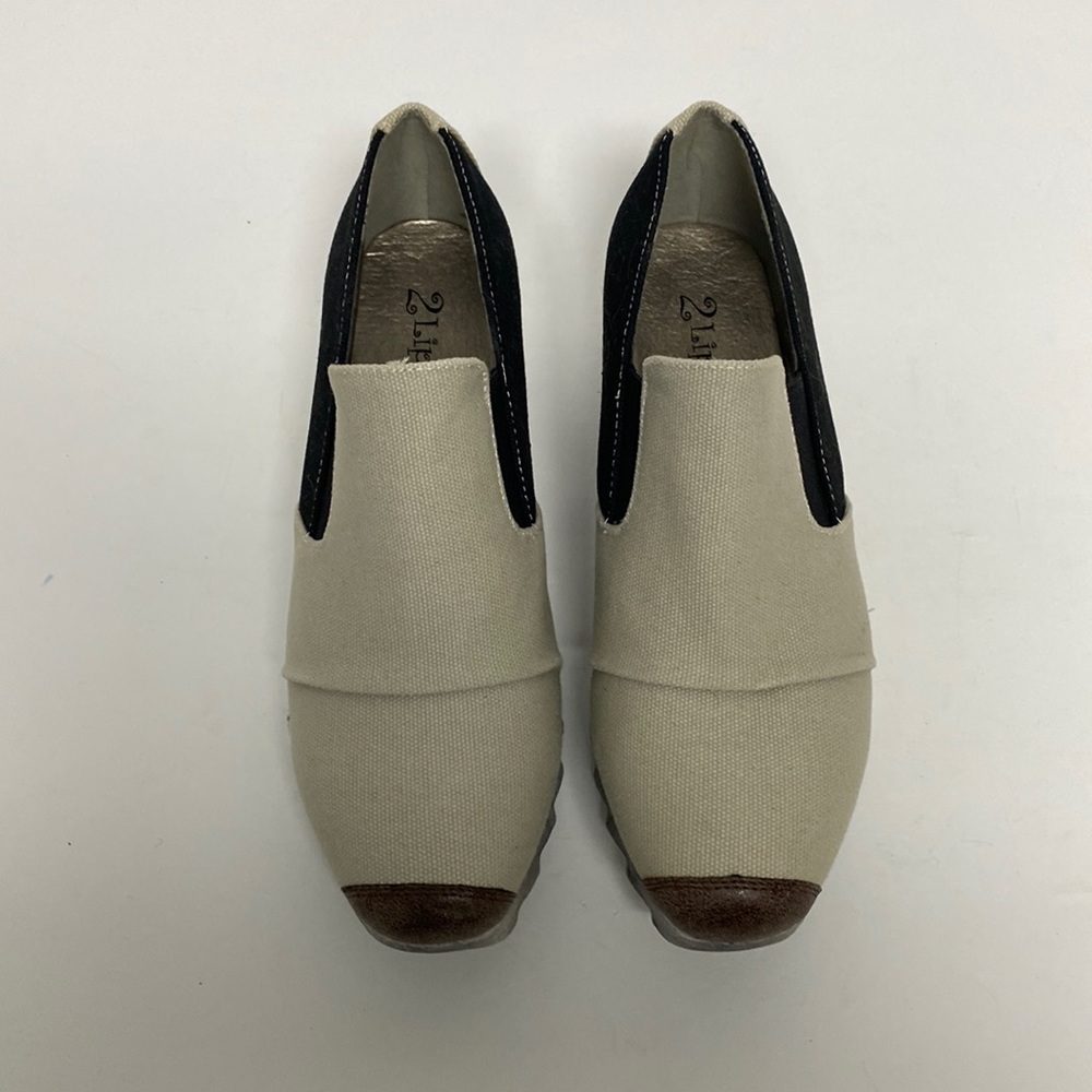 2 Lip Too Ice & Black too Roadie slip on shoes size 7